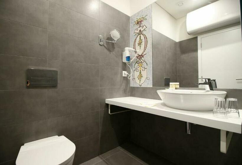 Quarto Estandar, Riverside Alfama