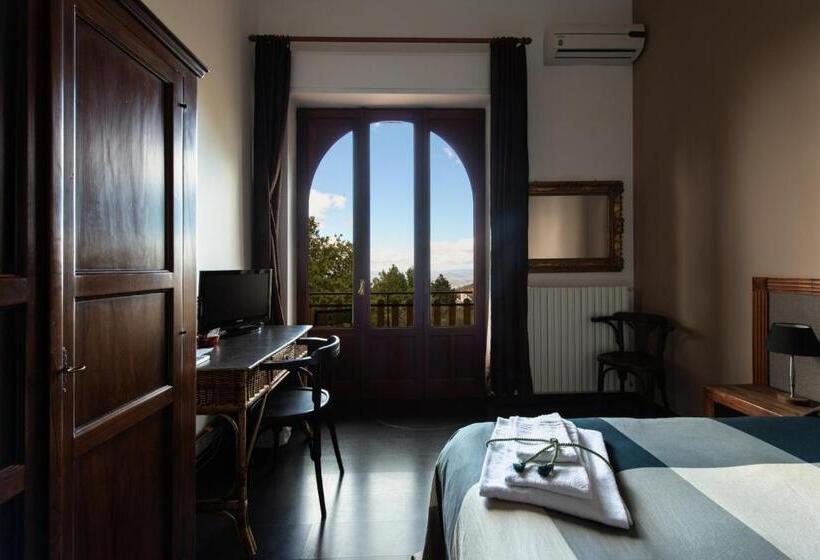 Classic room with balcony, Domus Verdiana