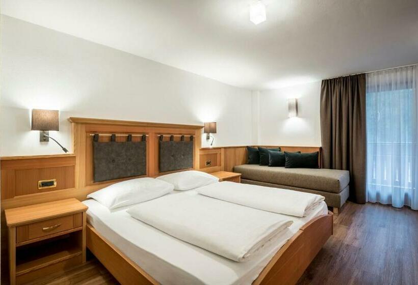 Номер Стандарт Трехместный, Des Alpes