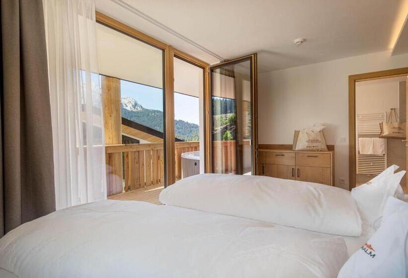 Люкс с гидромассажем, Moseralm Dolomiti Spa Resort