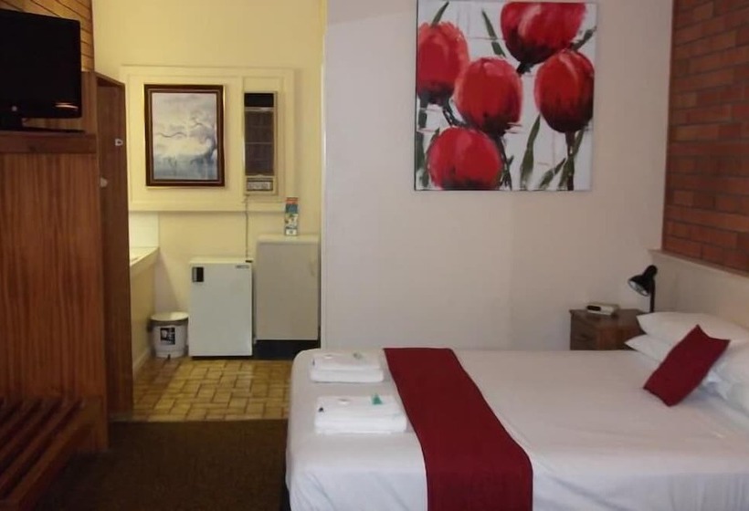 Номер Стандарт, Hilldrop Motor Inn