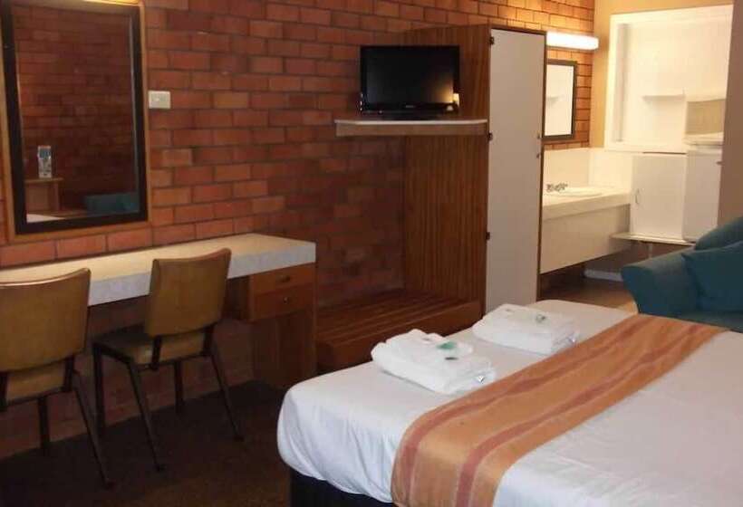 Номер Стандарт, Hilldrop Motor Inn