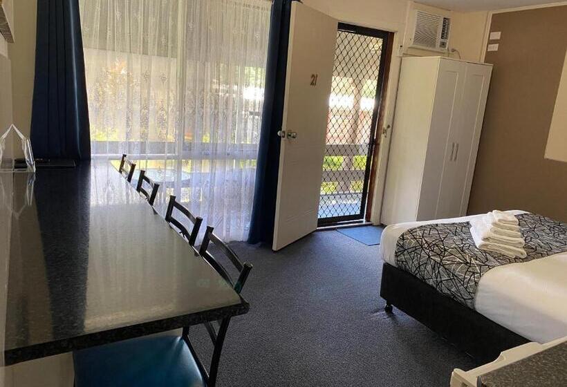 패밀리 룸, Motel Kempsey