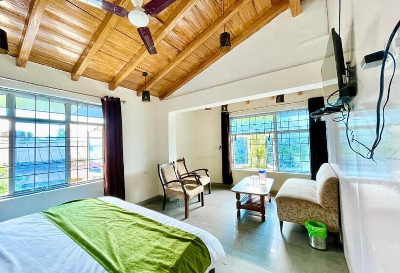 豪华房间, Central Hotel By Rb Group Mall Road Prime Location In Front Of Naini Lake Hygiene And Spacious Room