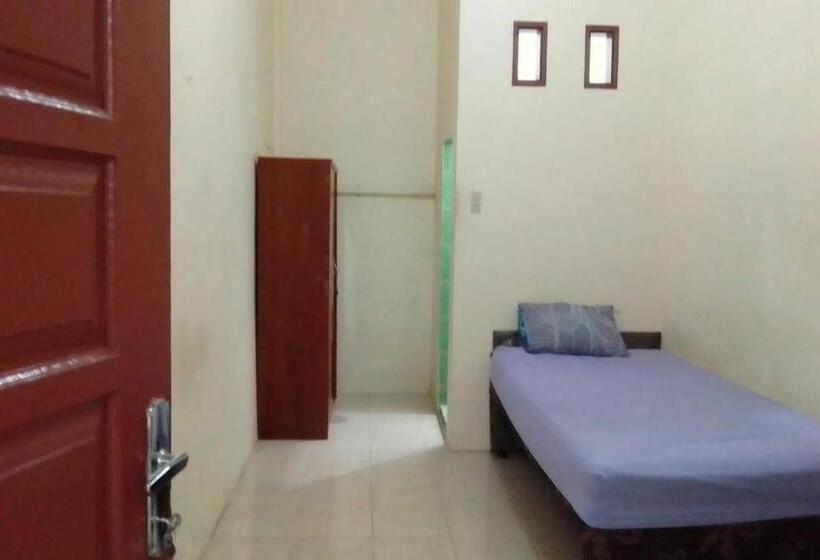 이코노미 룸, Spot On 93851 Fermansio Homestay 1