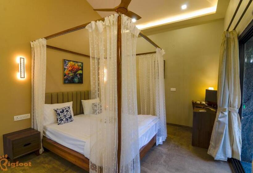 Люкс с Бассейном, Jomo Resort