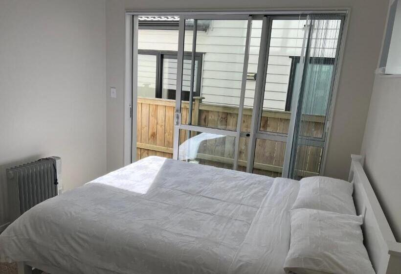 اتاق استاندارد, Private Ensuite For Singles Or Couples