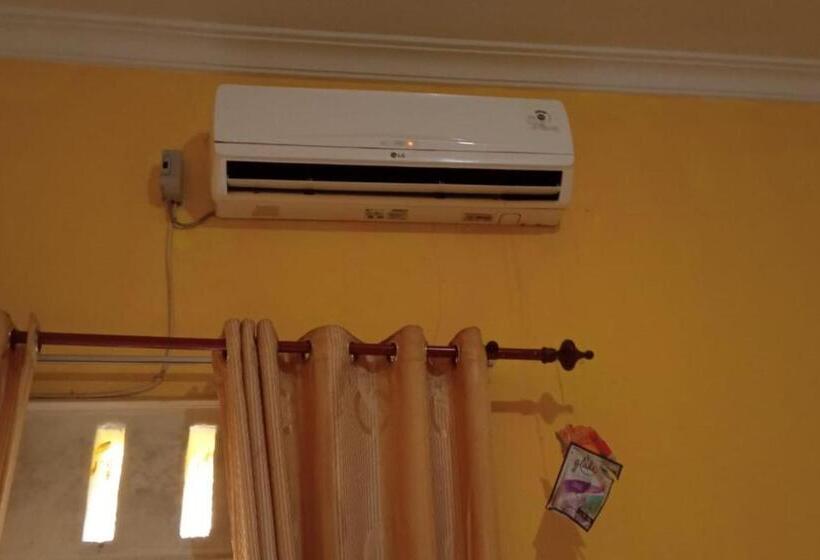 Номер Стандарт, Oyo 93849 Kng Homestay Syariah