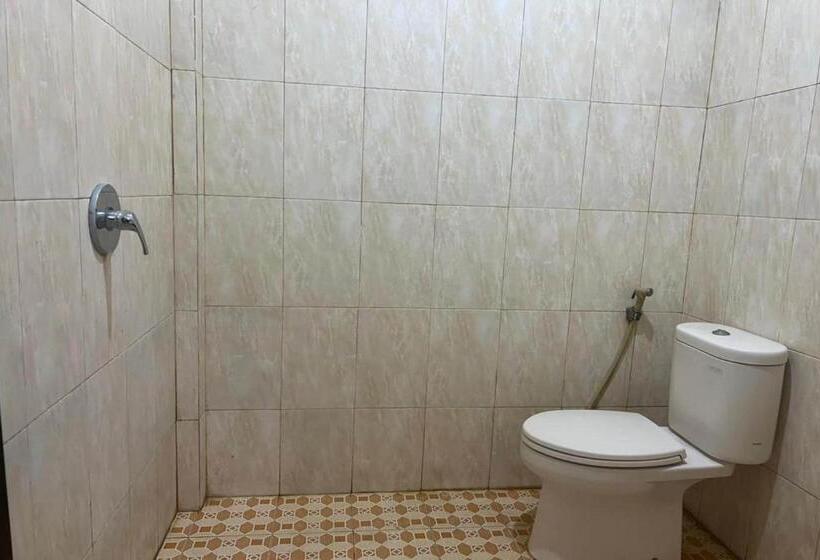 Номер Стандарт, Oyo 93877 Atifah Homes