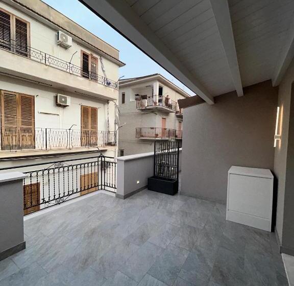 Номер Deluxe с Балконом, Allumaro House