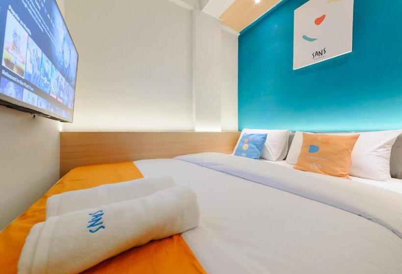 Номер Deluxe, Sans Hotel Pesona Bekasi