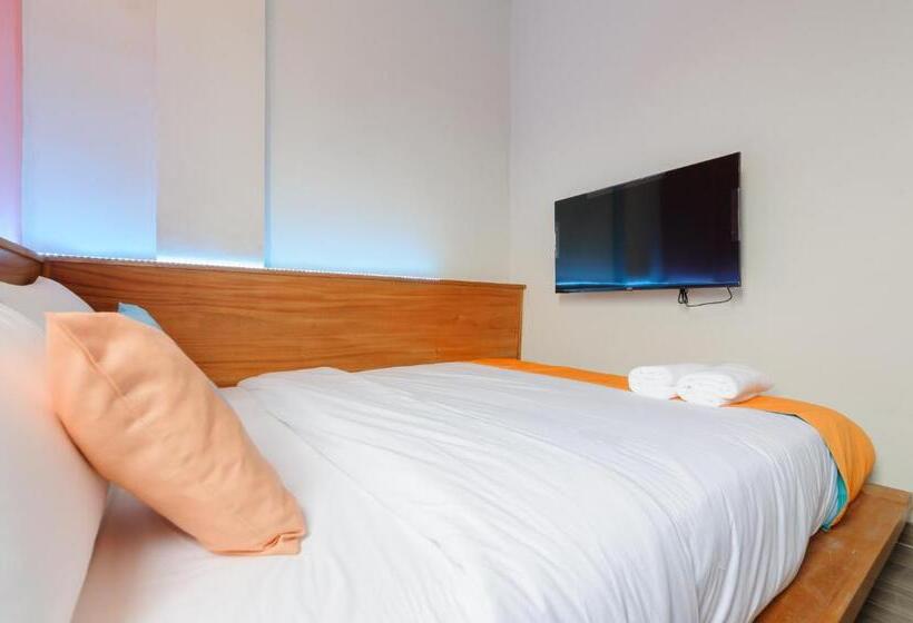 Номер Deluxe, Sans Hotel Pesona Bekasi