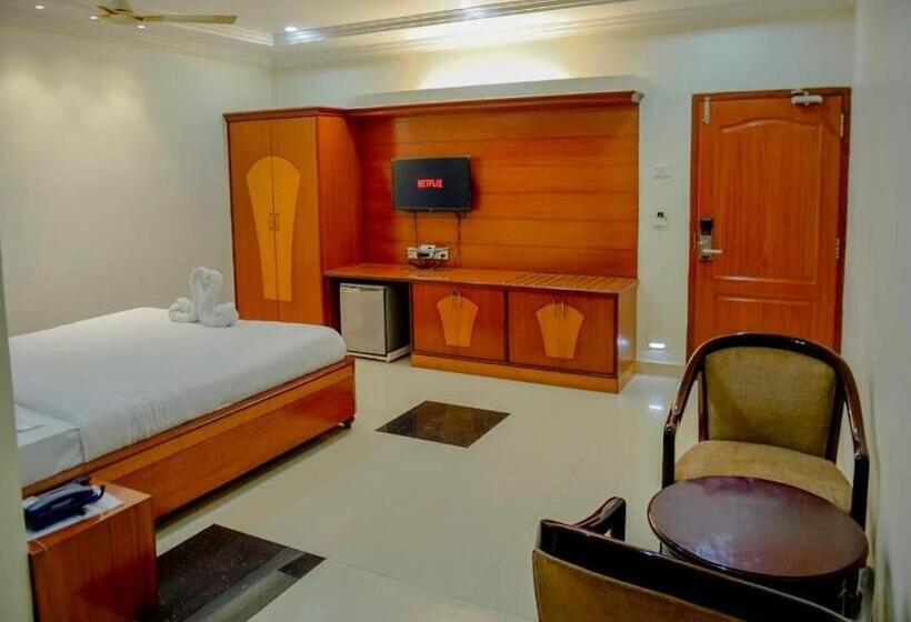 Номер Стандарт, Naveed Residency