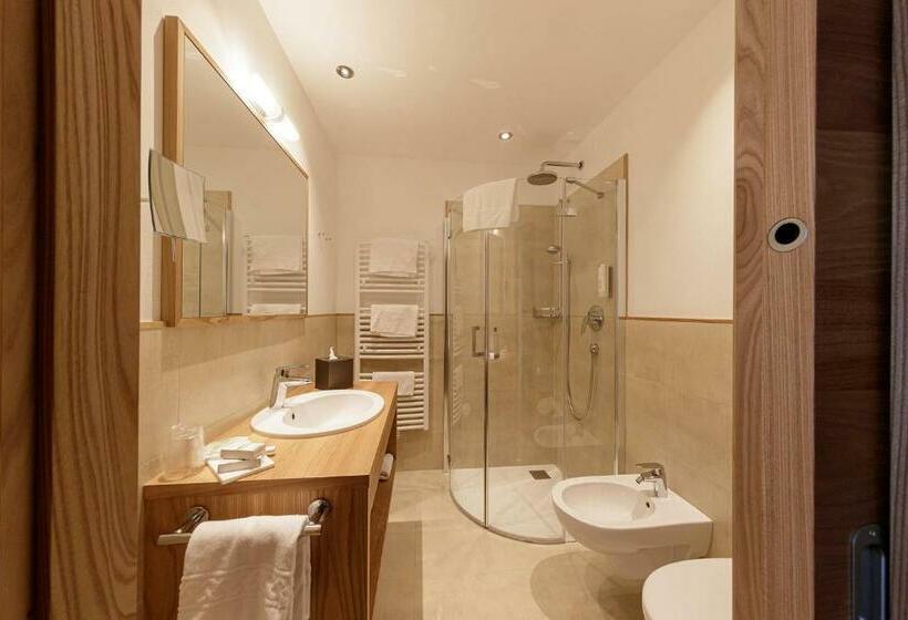 اتاق استاندارد با بالکن, Family Hotel Posta