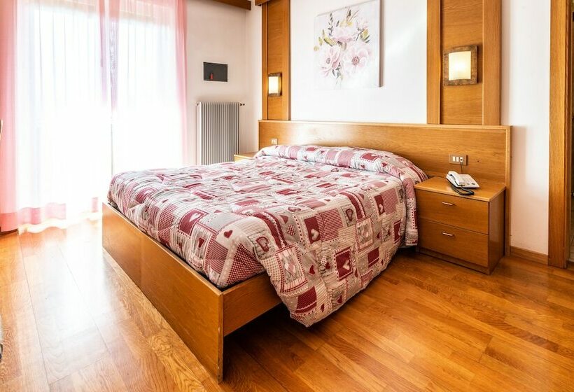 스탠다드 룸, Albergo Bucaneve