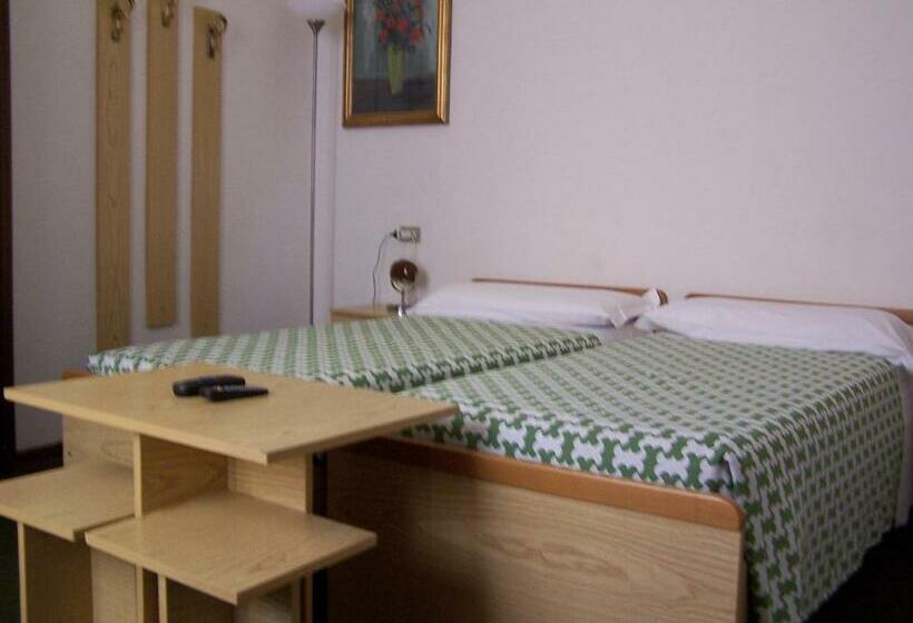 اتاق استاندارد, Albergo Corona
