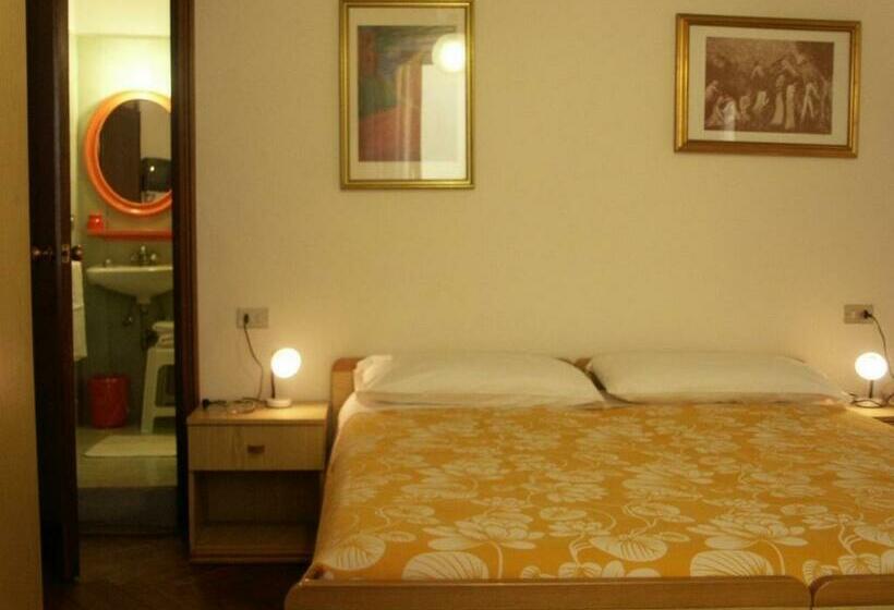 اتاق استاندارد, Albergo Corona