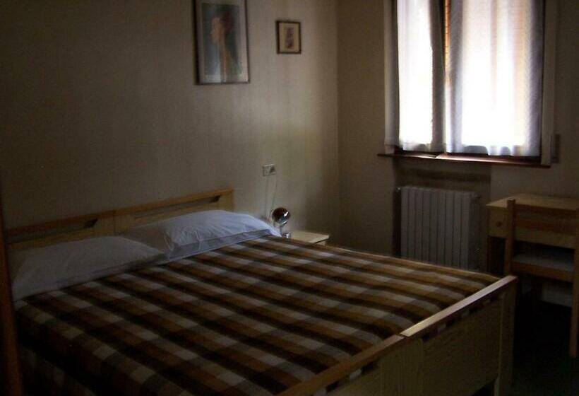اتاق استاندارد, Albergo Corona
