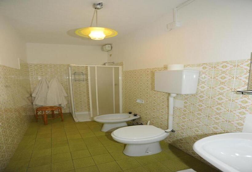 Номер Стандарт Совместная Ванная, Albergo La Montanara