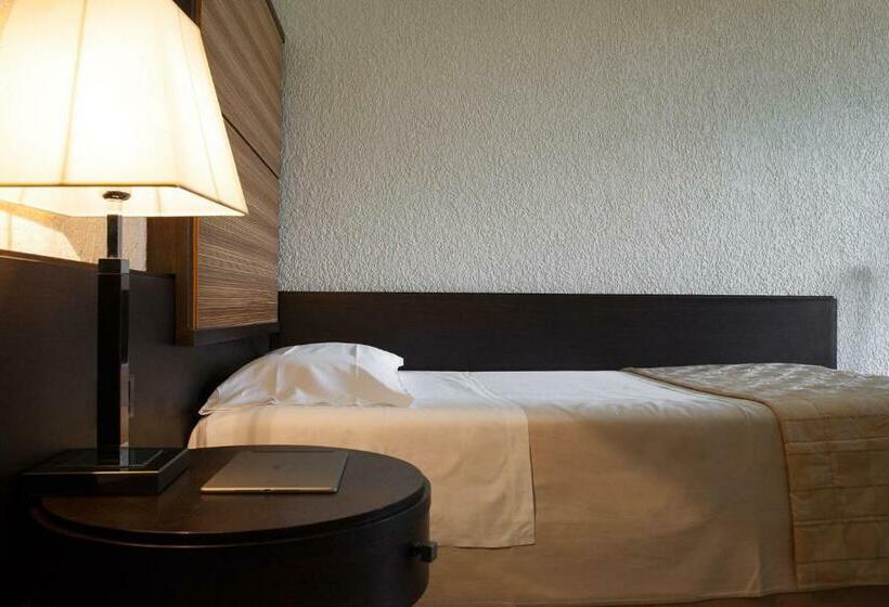 غرفة قياسية فردية, La Bettola