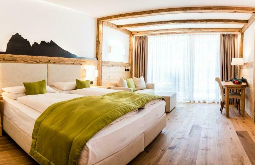 Quarto Estandar Vista Montanha, Vitalhotel Dosses