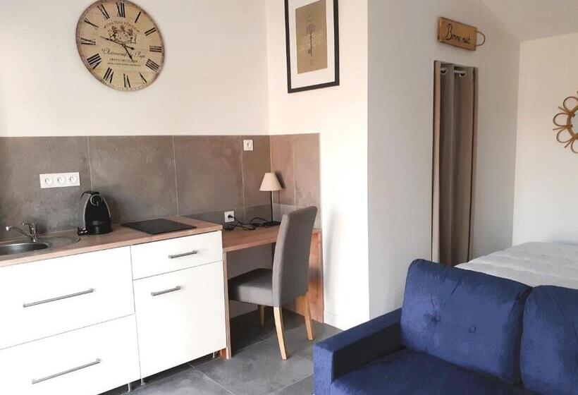 Номер Стандарт Вид на Бассейн, Chambre D Hôtes Le Petit Valadas à 7km D Uzes