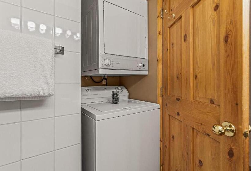 Quarto Familiar, Bow Valley Chalets Entire 2 Bedrooms Townhouse