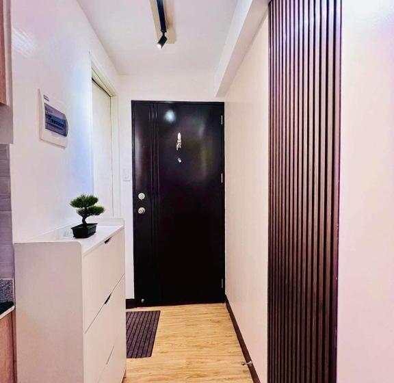 Апартаменты 1 Спальня с Балконом, R&j Home Stay Dvo