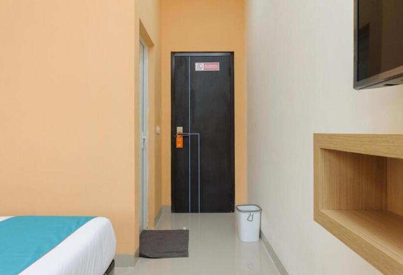 Номер Superior, Sans Hotel Cibanteng Dramaga Bogor