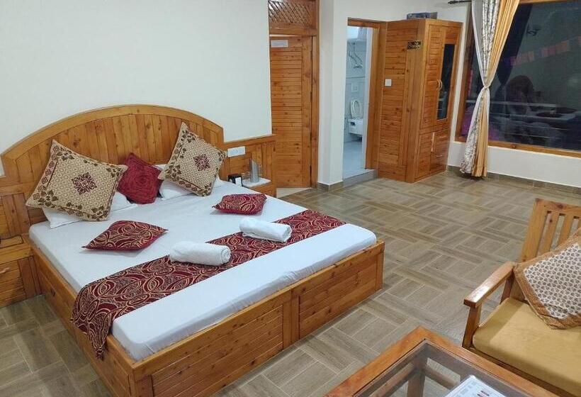 Четырехместный Номер Стандарт с Балконом, Erm   Luxury Boutique Stay