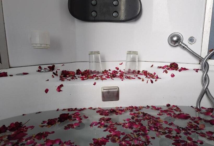 Номер Стандарт с Балконом, Erm   Luxury Boutique Stay