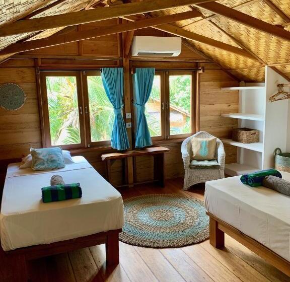 اتاق استاندارد با سرویس بهداشتی مشترک, Villa Mentawai