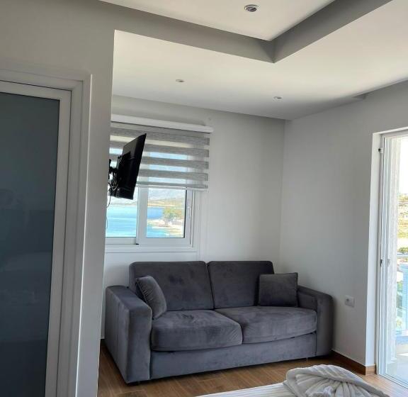 اتاق استاندارد چهار تخته با چشم‌انداز دریا, Sea La Vie By Hotel Anna