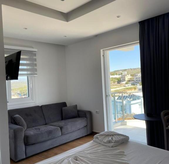 اتاق لوکس سه تخته, Sea La Vie By Hotel Anna