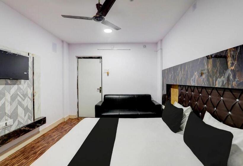 اتاق کلاسیک سه تخته, Oyo Payal Guest House