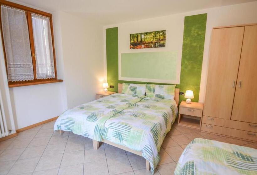 Трехместный Номер Стандарт с Балконом, Bed And Breakfast Galet