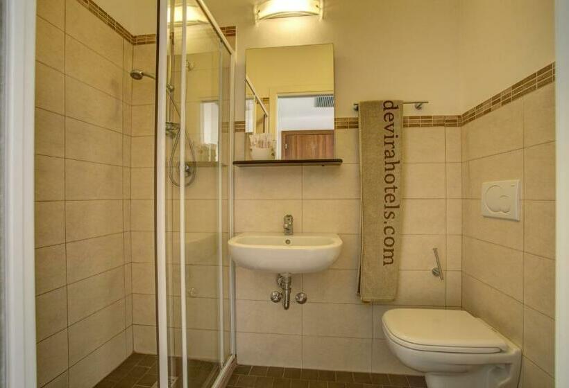 Quarto Estandar, Tiziana