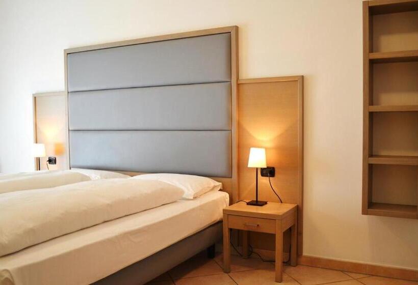 발코니가 있는 4인용 스탠다드 룸, Villa Franca
