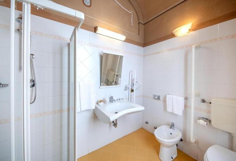 Quarto Triplo Deluxe, Villa Liberty