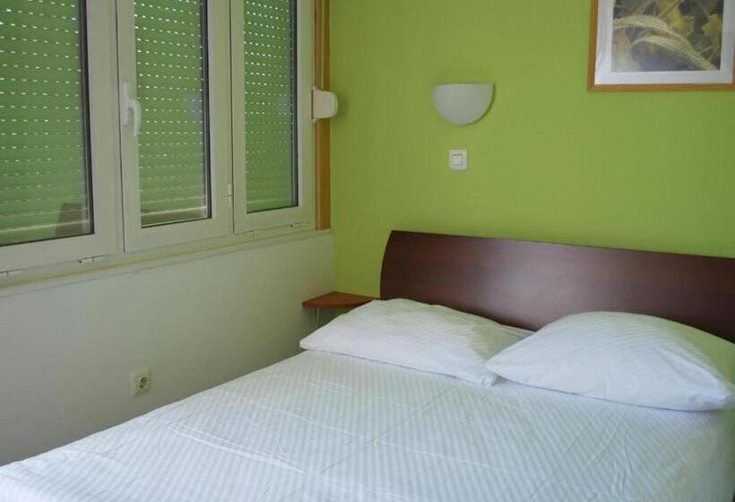 اتاق استاندارد سه نفره, Bed And Breakfast Kogoj