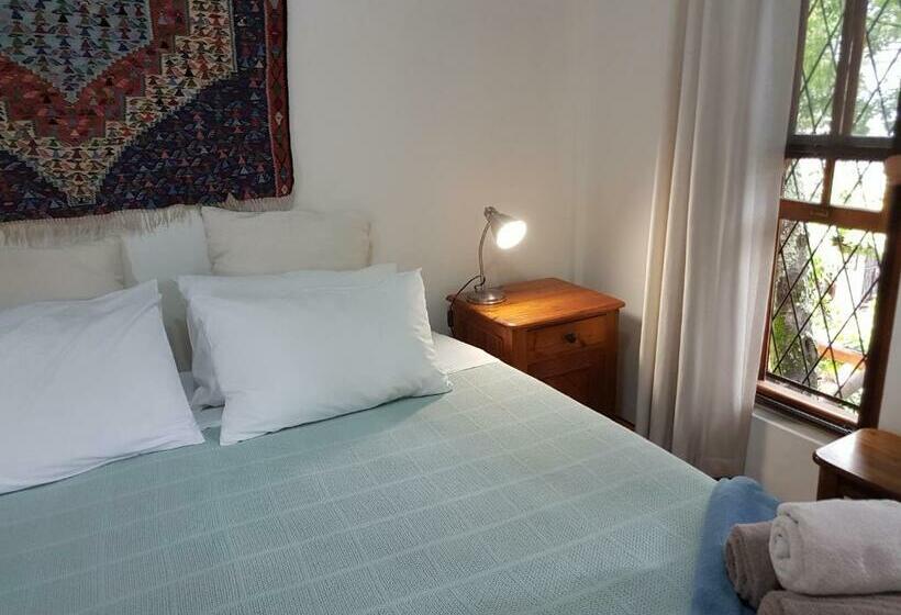 اتاق استاندارد, 10 Alexander B&b