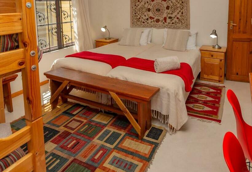 اتاق استاندارد چهار تخته, 10 Alexander B&b