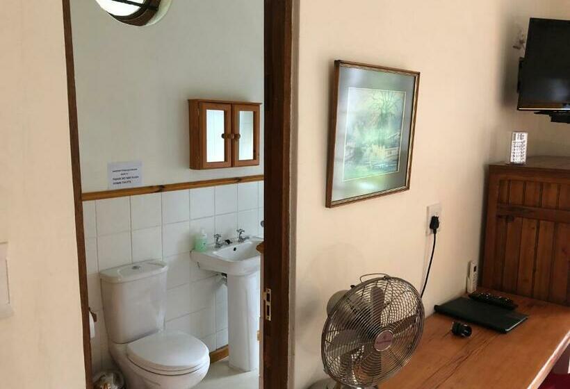 اتاق استاندارد چهار تخته, 10 Alexander B&b