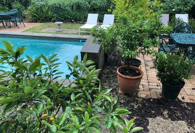 اتاق استاندارد چهار تخته, 10 Alexander B&b