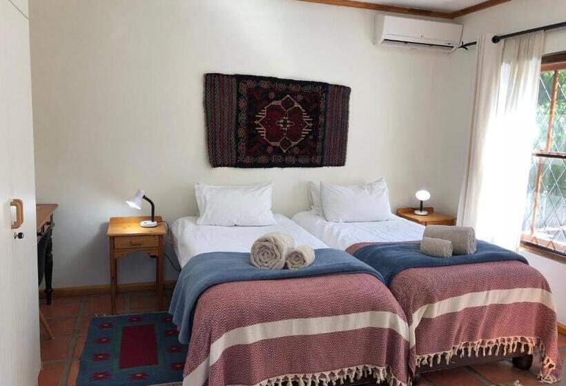 اتاق استاندارد, 10 Alexander B&b