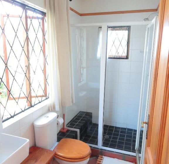 اتاق استاندارد سه نفره, 10 Alexander B&b