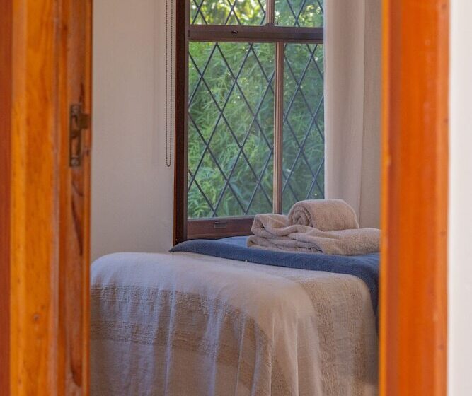 اتاق استاندارد سه نفره, 10 Alexander B&b