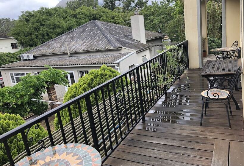 اتاق استاندارد, 10 Alexander B&b