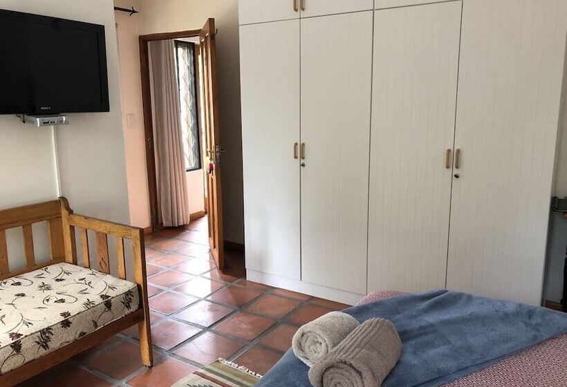 اتاق استاندارد, 10 Alexander B&b