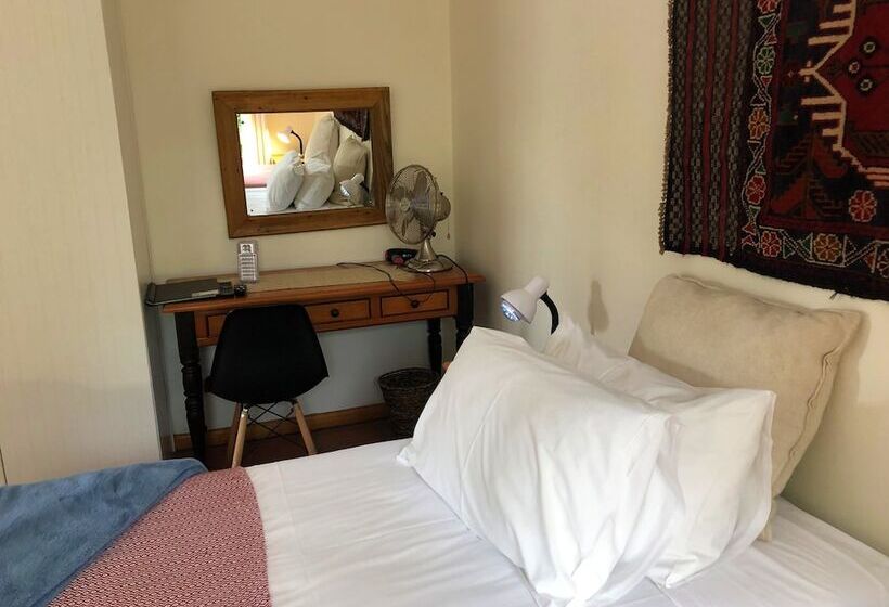 اتاق استاندارد, 10 Alexander B&b